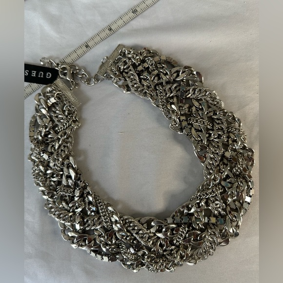 Gorgeous heavy Guess silvertone necklace - Picture 6 of 6